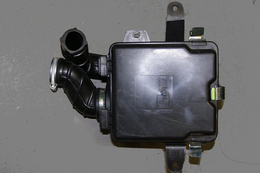 Outback 200 air box assembly top view