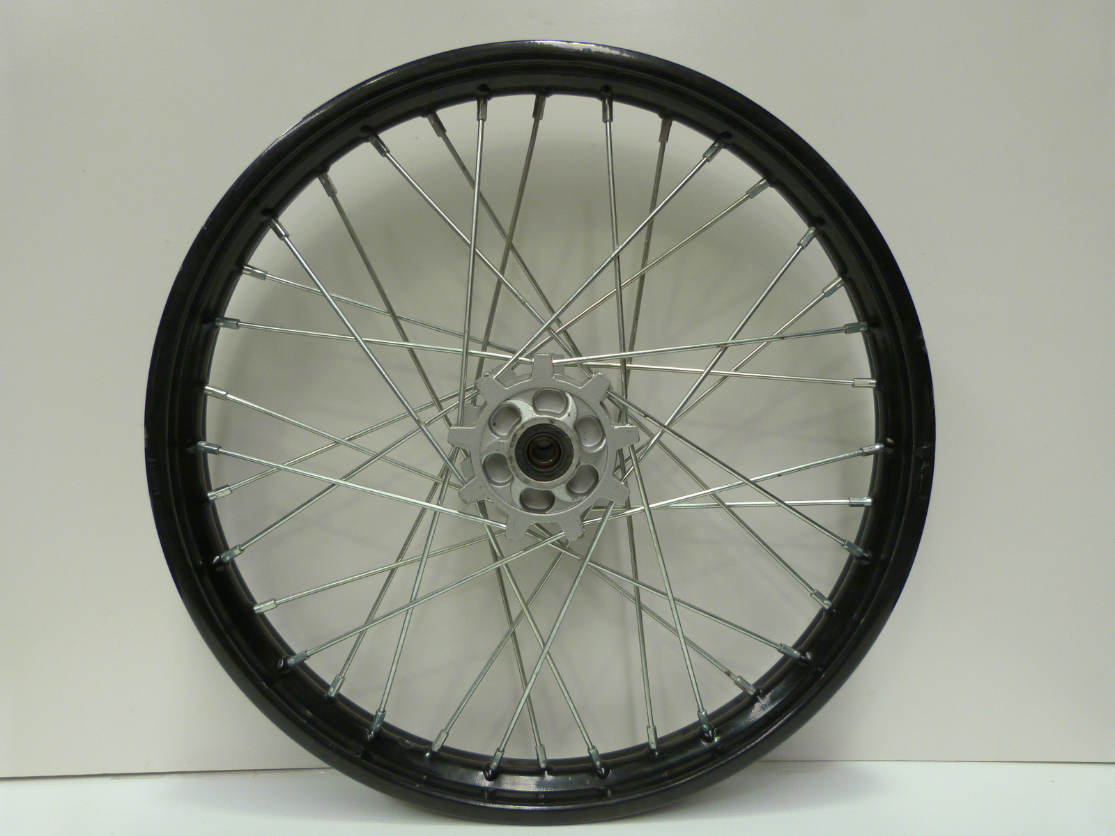 XB33 front wheel (Black ) (4)